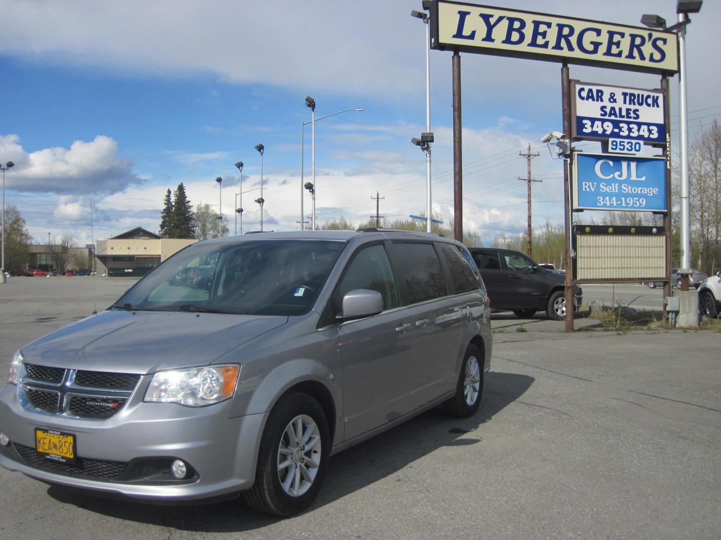 2019 silver /black Dodge Grand Caravan SXT (2C4RDGCG8KR) , located at 9530 Old Seward Highway, Anchorage, AK, 99515, (907) 349-3343, 61.134140, -149.865570 - Low miles on this Dodge Grand Caravan come take a test drive. - Photo#0